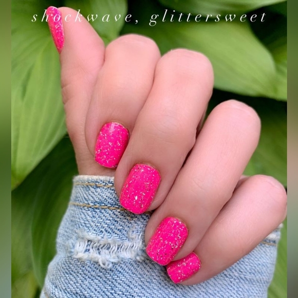 Color Street Nail Polish in shade Shockwave - Picture 3 of 6